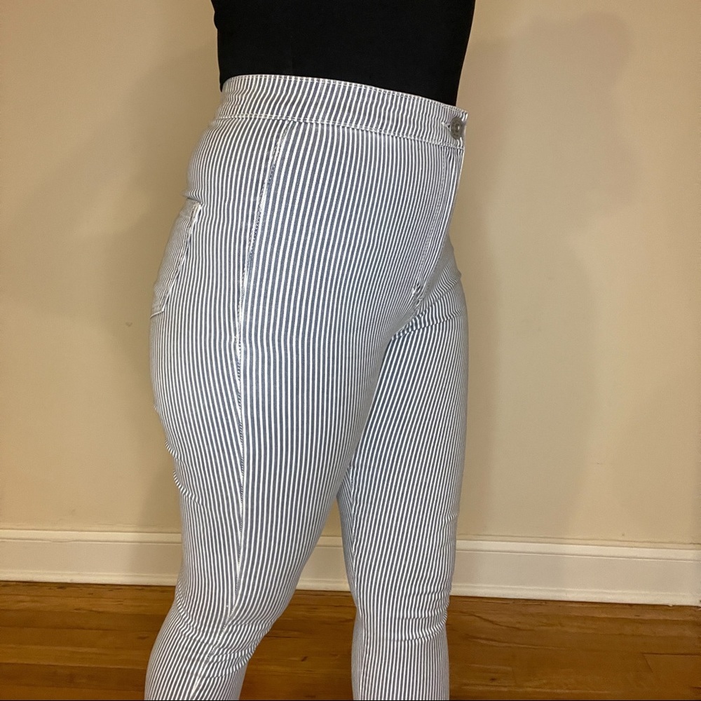 High Rise Pin-Stripped Jeans - Picture 6 of 8